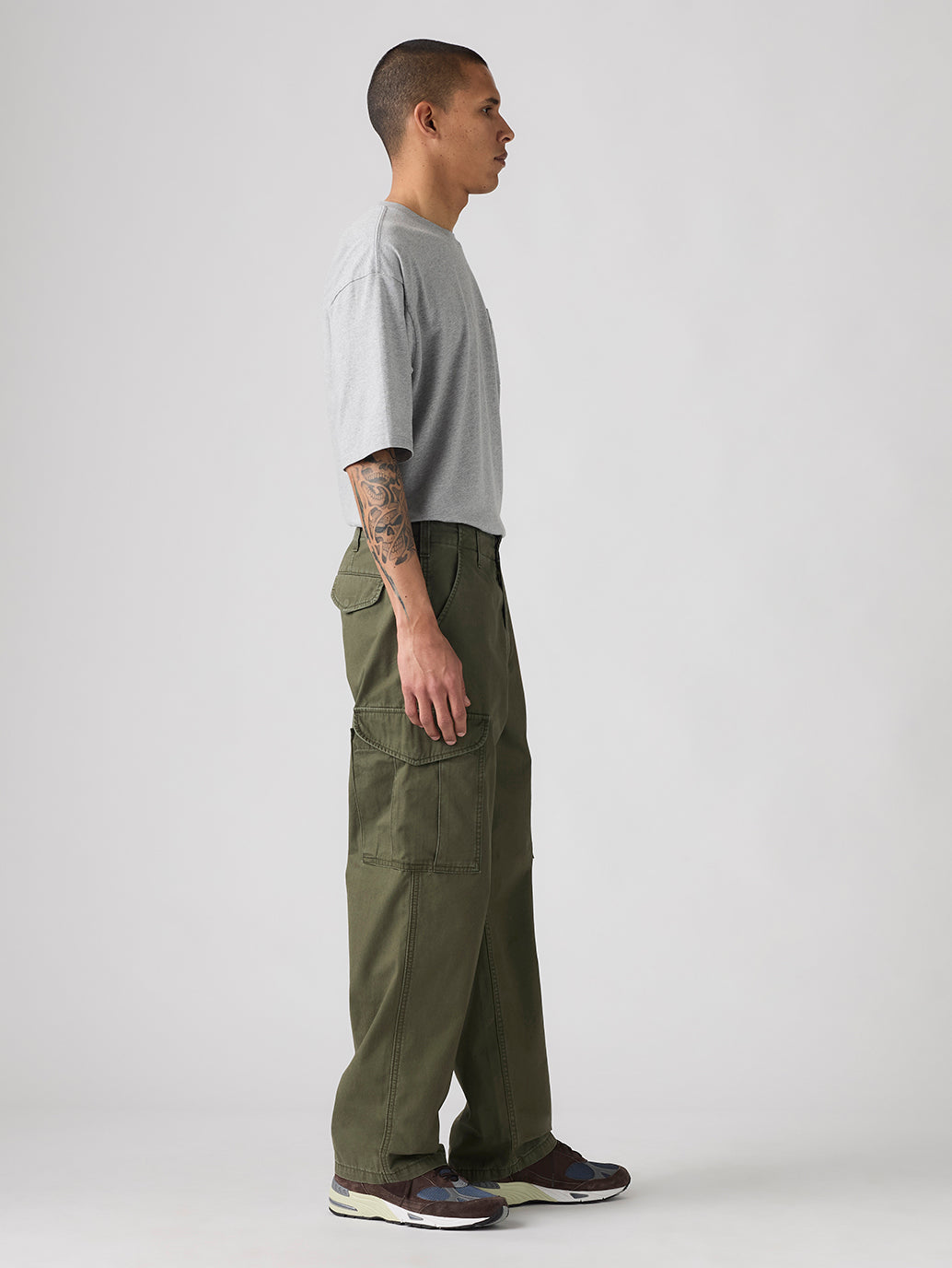 Men's Green Baggy Fit Mid Rise Cargo Trousers