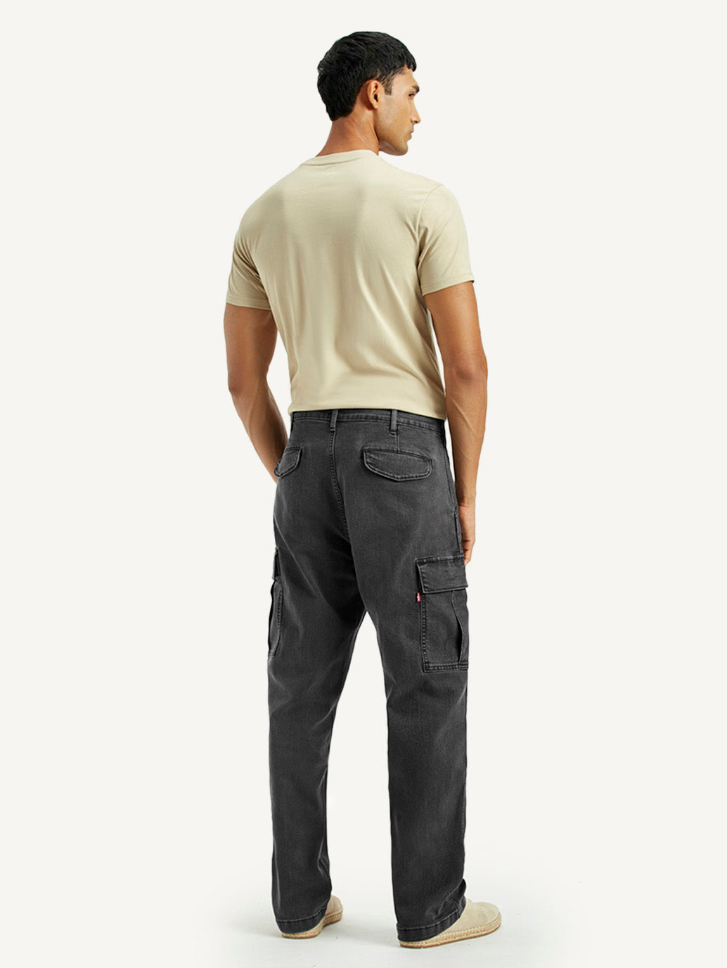 Men's Black Tapered Fit Mid Rise Cargo Jeans