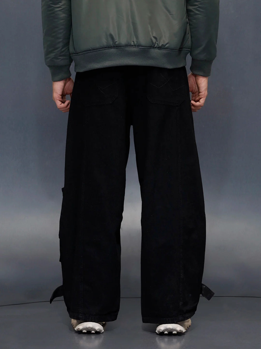 Men's Twelve Pocket Baggy Cargo  | Black