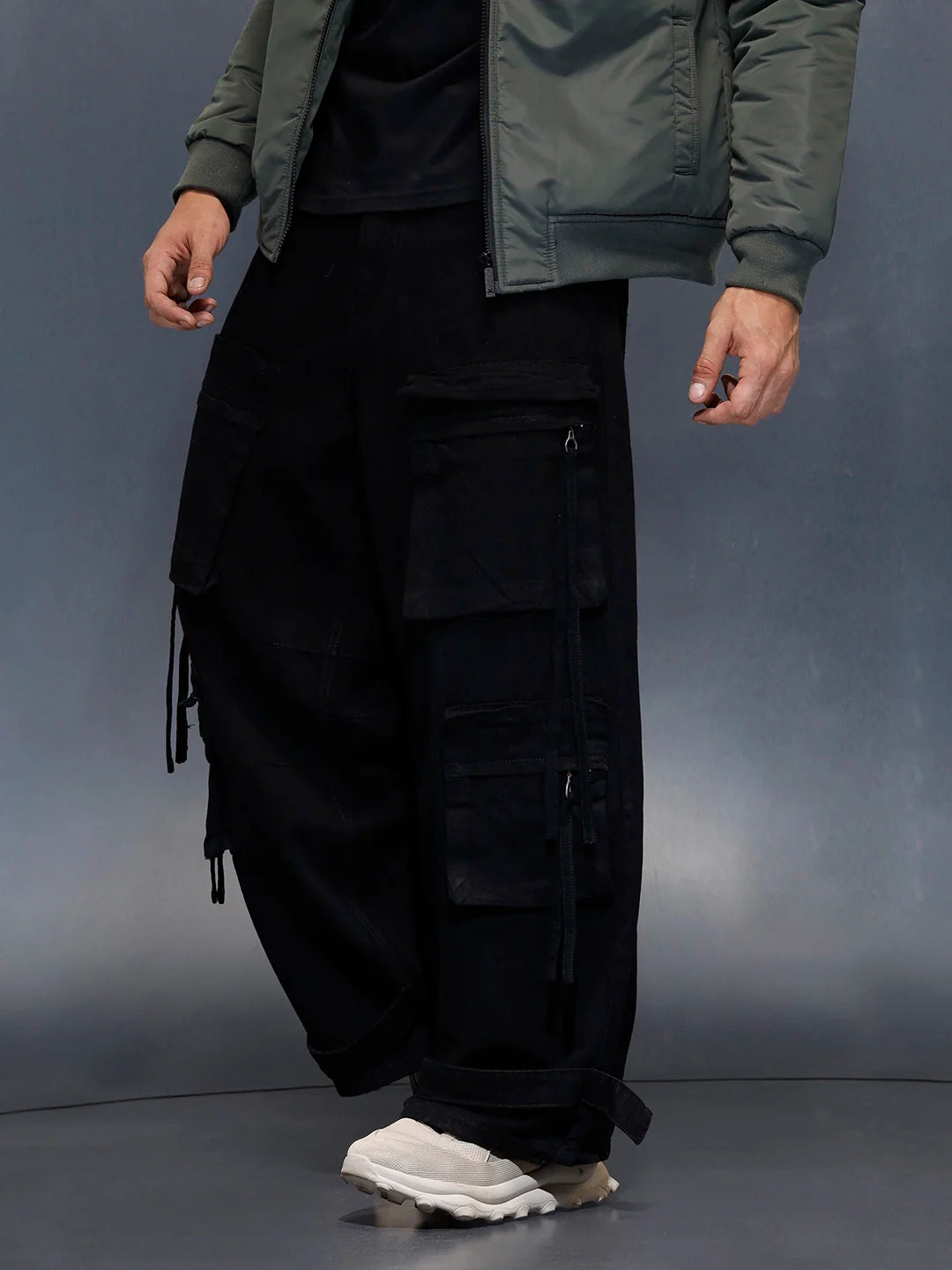 Men's Twelve Pocket Baggy Cargo  | Black