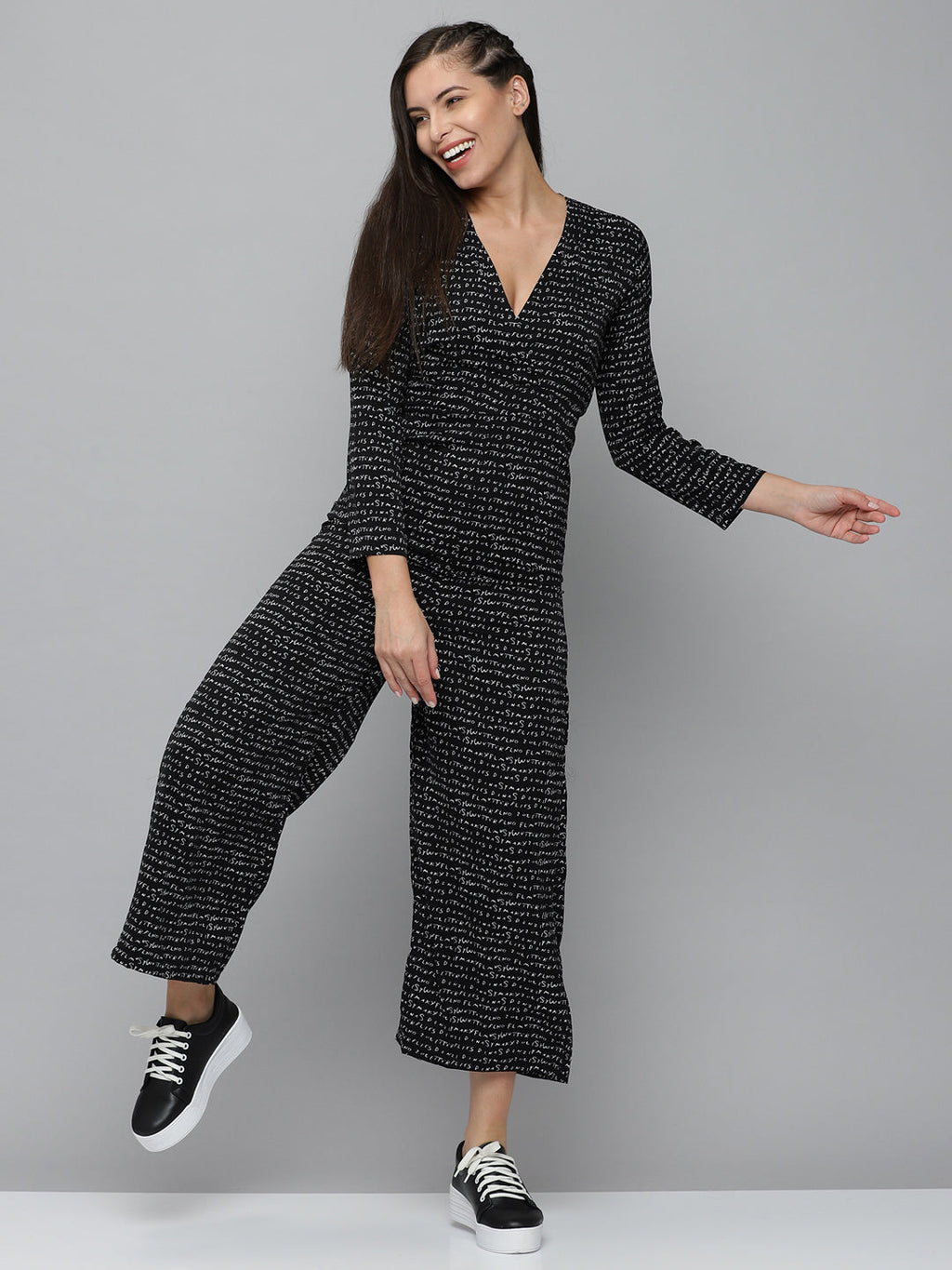 Women's Black Printed V-Neck Long Sleeves Basic Jumpsuit