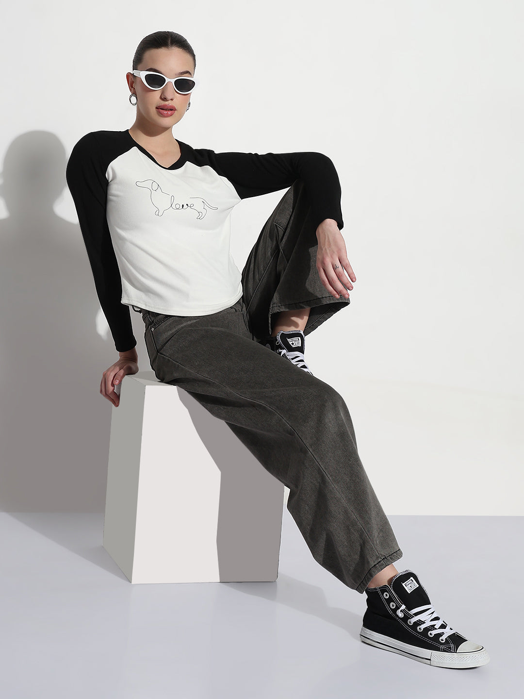 Women's Graphic White Round Neck Top