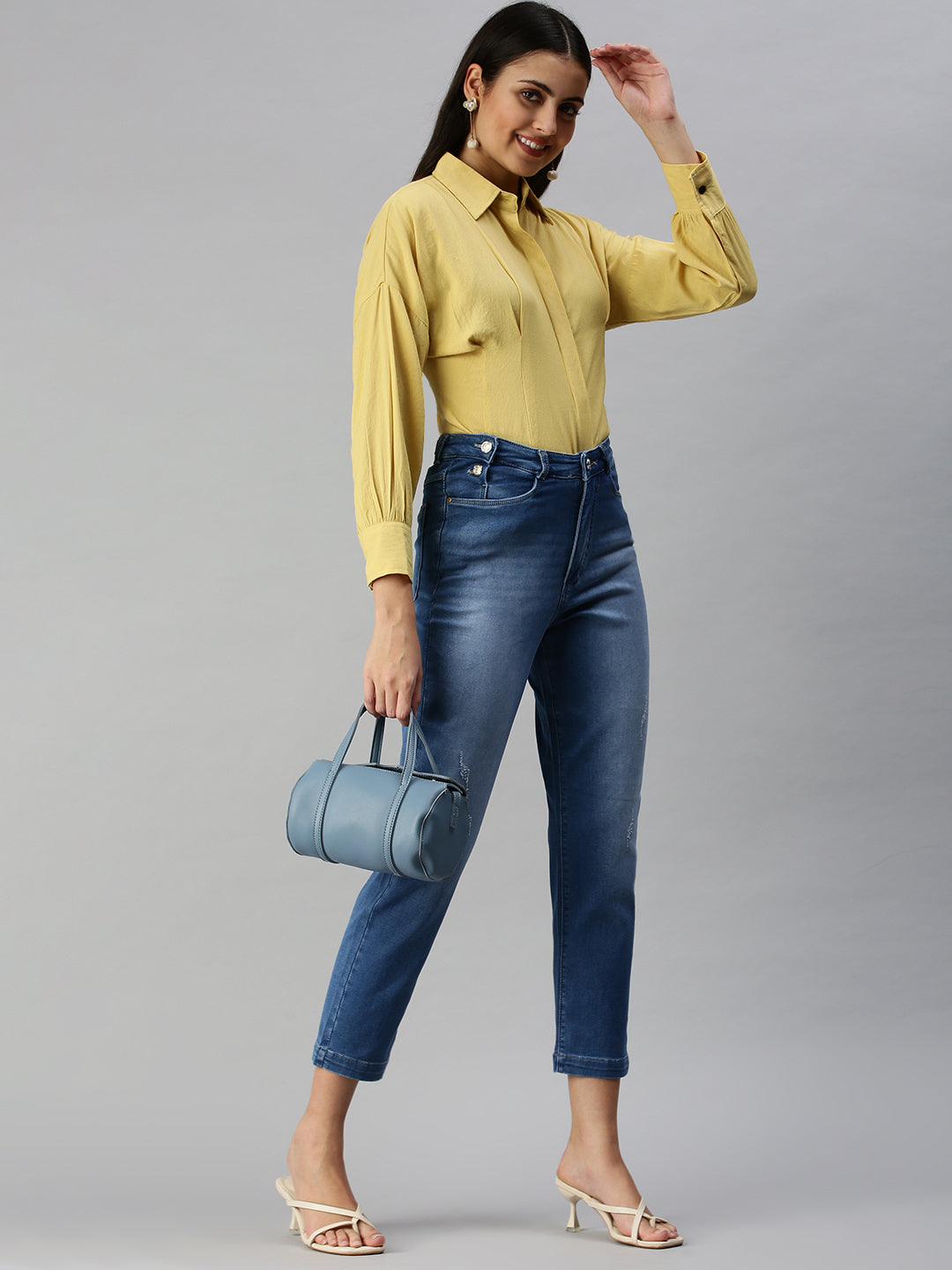 Women's Blue Straight Fit High-Rise Low Distress Light Fade Stretchable Denim Jeans