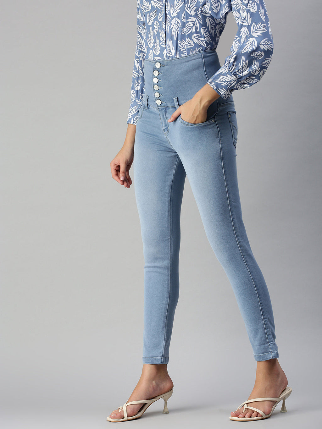 Women's Blue Slim Fit High-Rise Light Fade Stretchable Denim Jeans