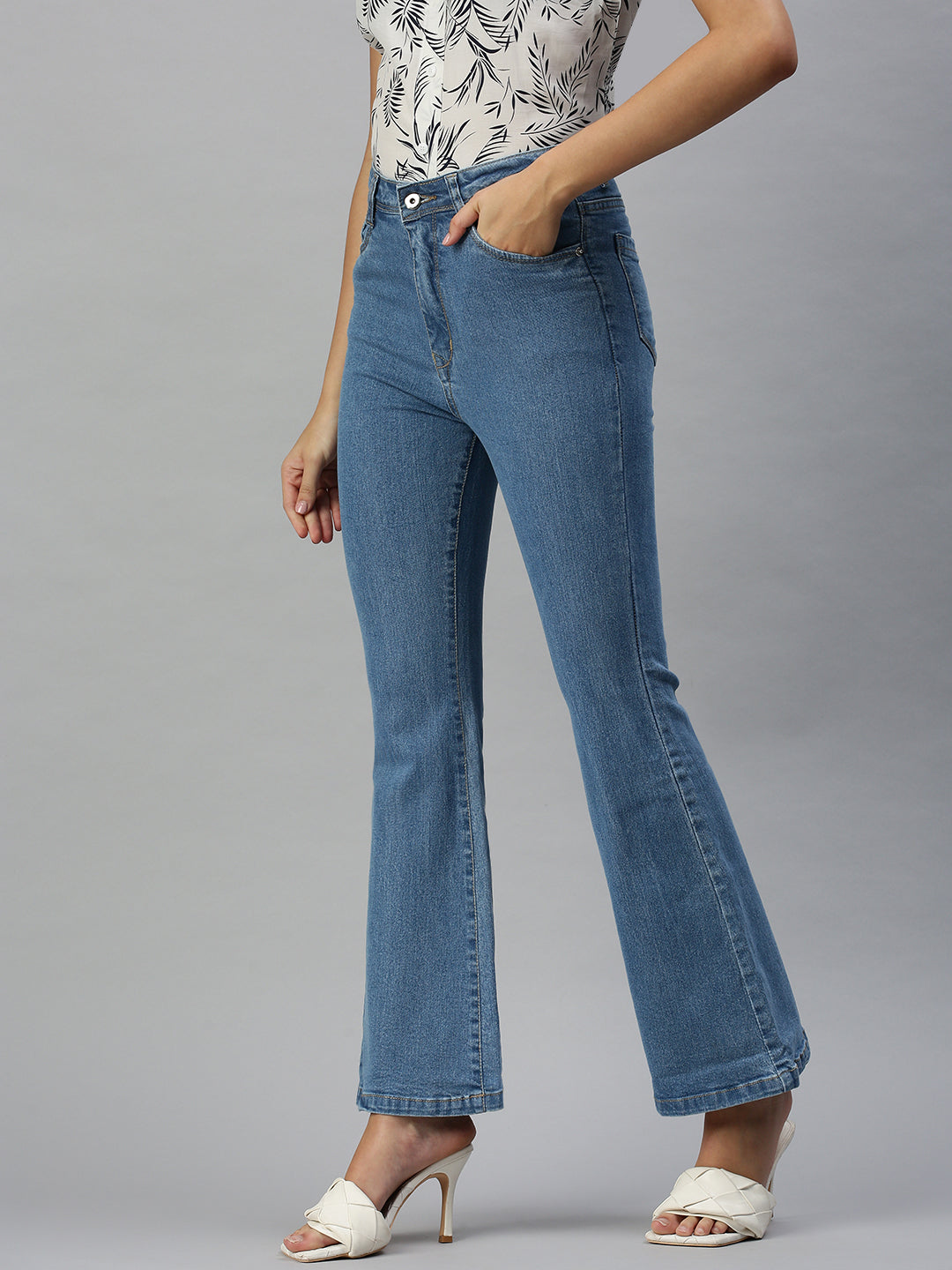 Women's Blue Bootcut High-Rise Light Fade Stretchable Denim Jeans