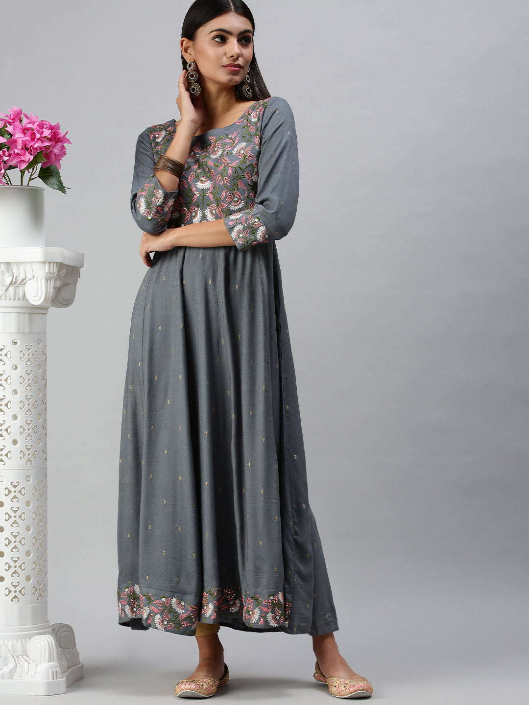 Women's Blue Floral Embroidered Thread Work Anarkali Kurta