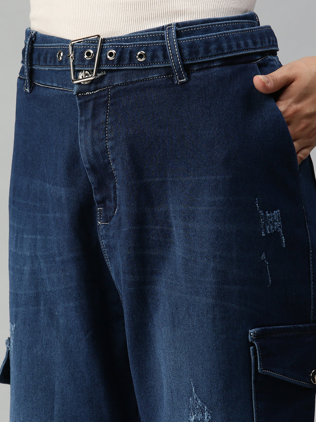 Women's Blue Relaxed Fit High-Rise Low Distress Light Fade Stretchable Denim Jeans