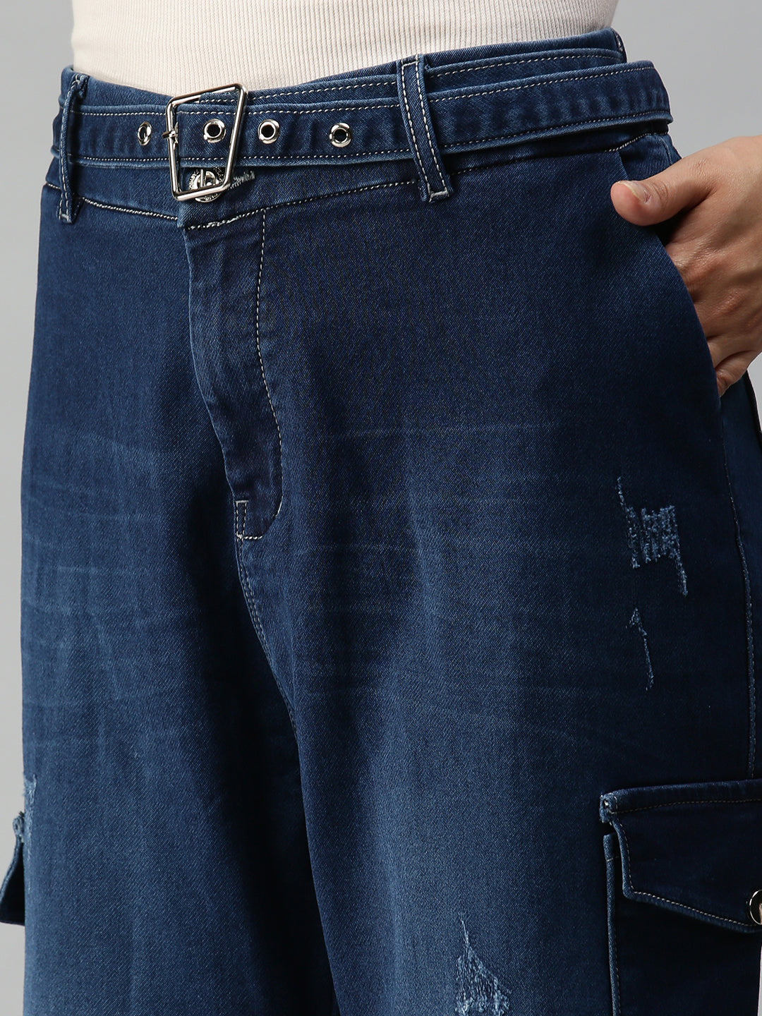 Women's Blue Relaxed Fit High-Rise Low Distress Light Fade Stretchable Denim Jeans